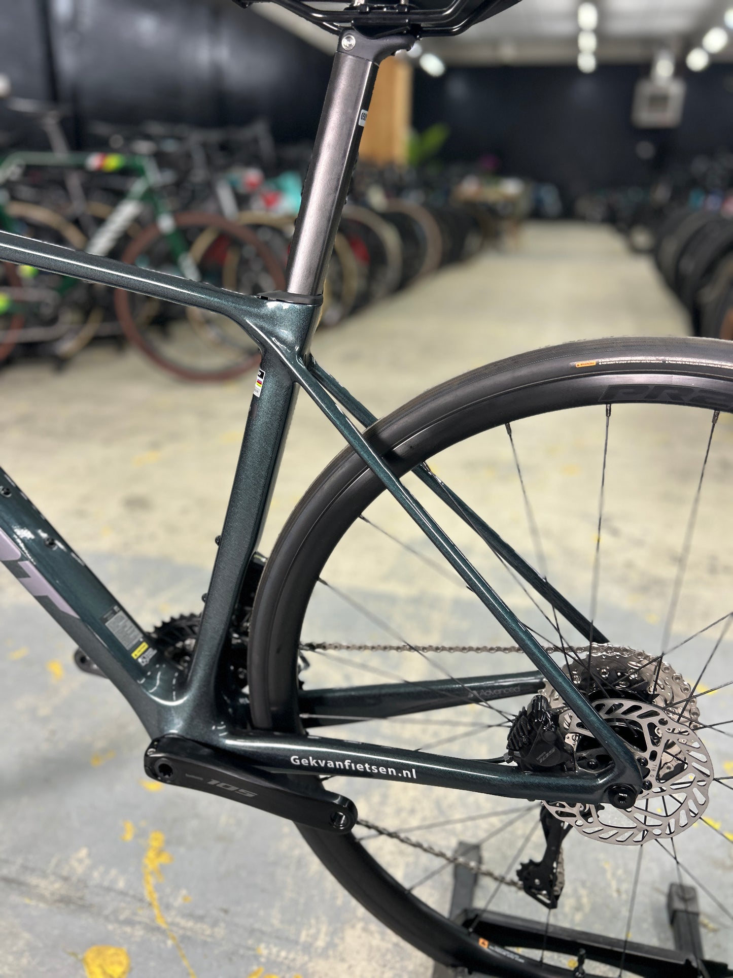 NEW Giant TCR Advanced Di2 Carbon Road Bike