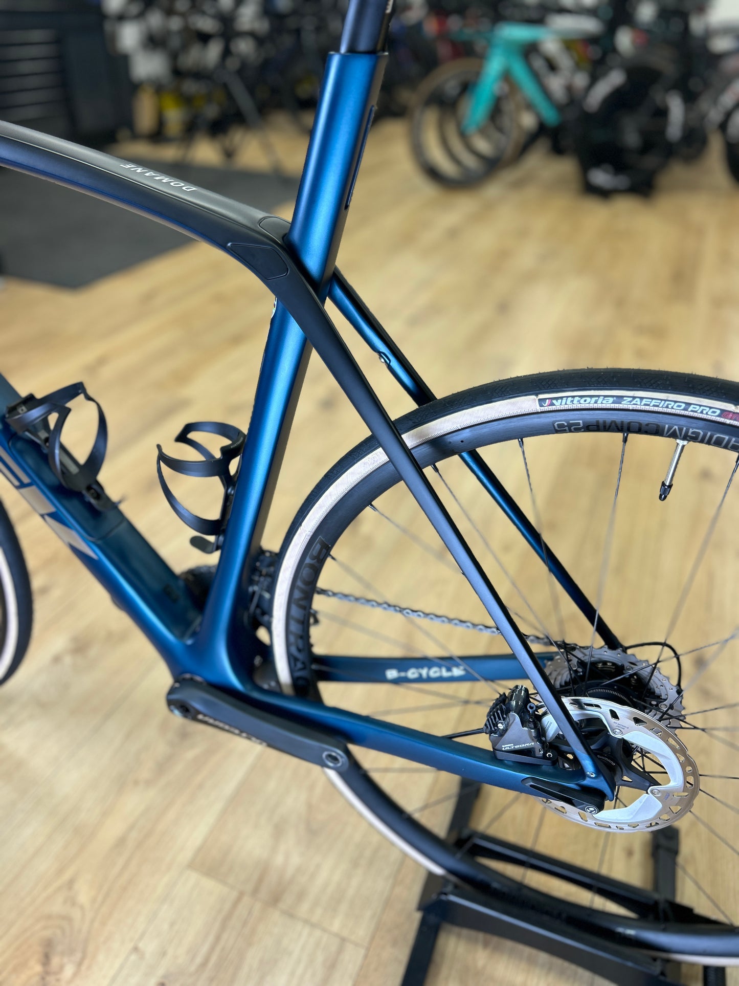 Trek Domane SL6 Disc Carbon Road Bike