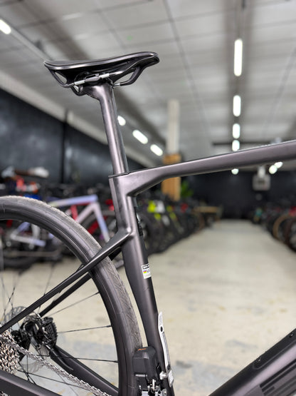 NIEUW BMC Roadmachine TWO Di2 Carbon Racefiets
