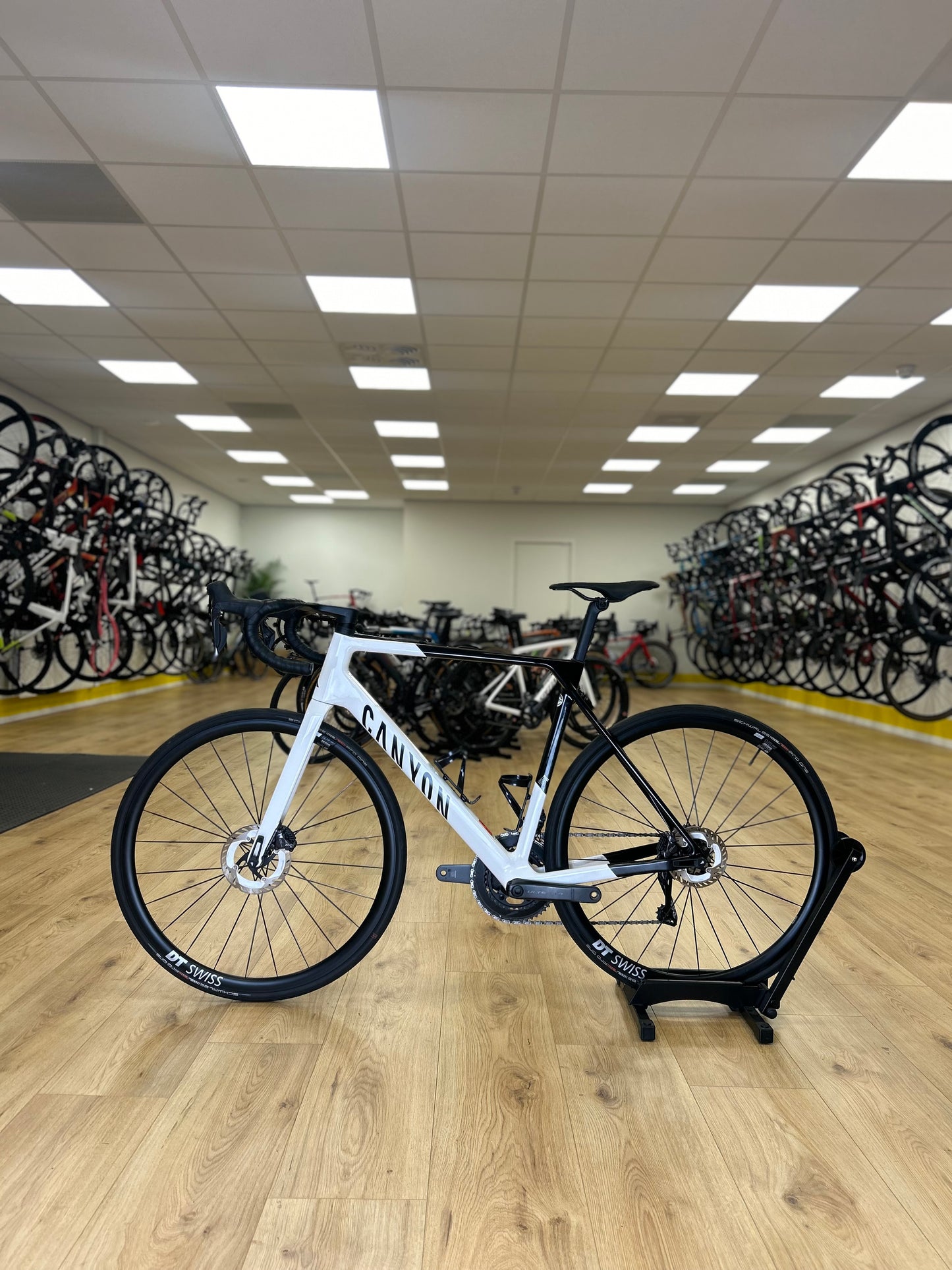 2024 500km Canyon Ultimate Di2 Carbon Racefiets