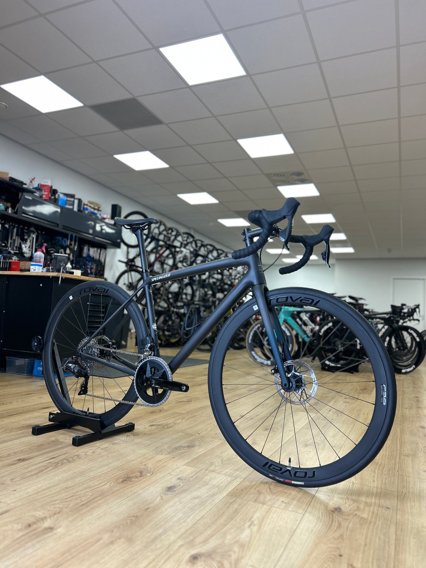 1000km Specialized Aethos Comp AXS Carbon Racefiets