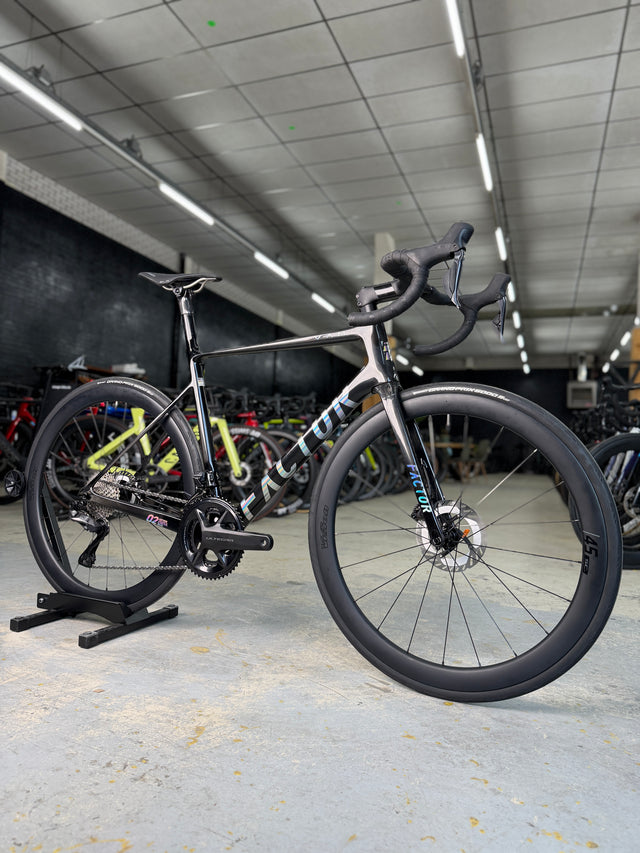 NIEUW Factor O2 VAM Di2 Carbon Racefiets