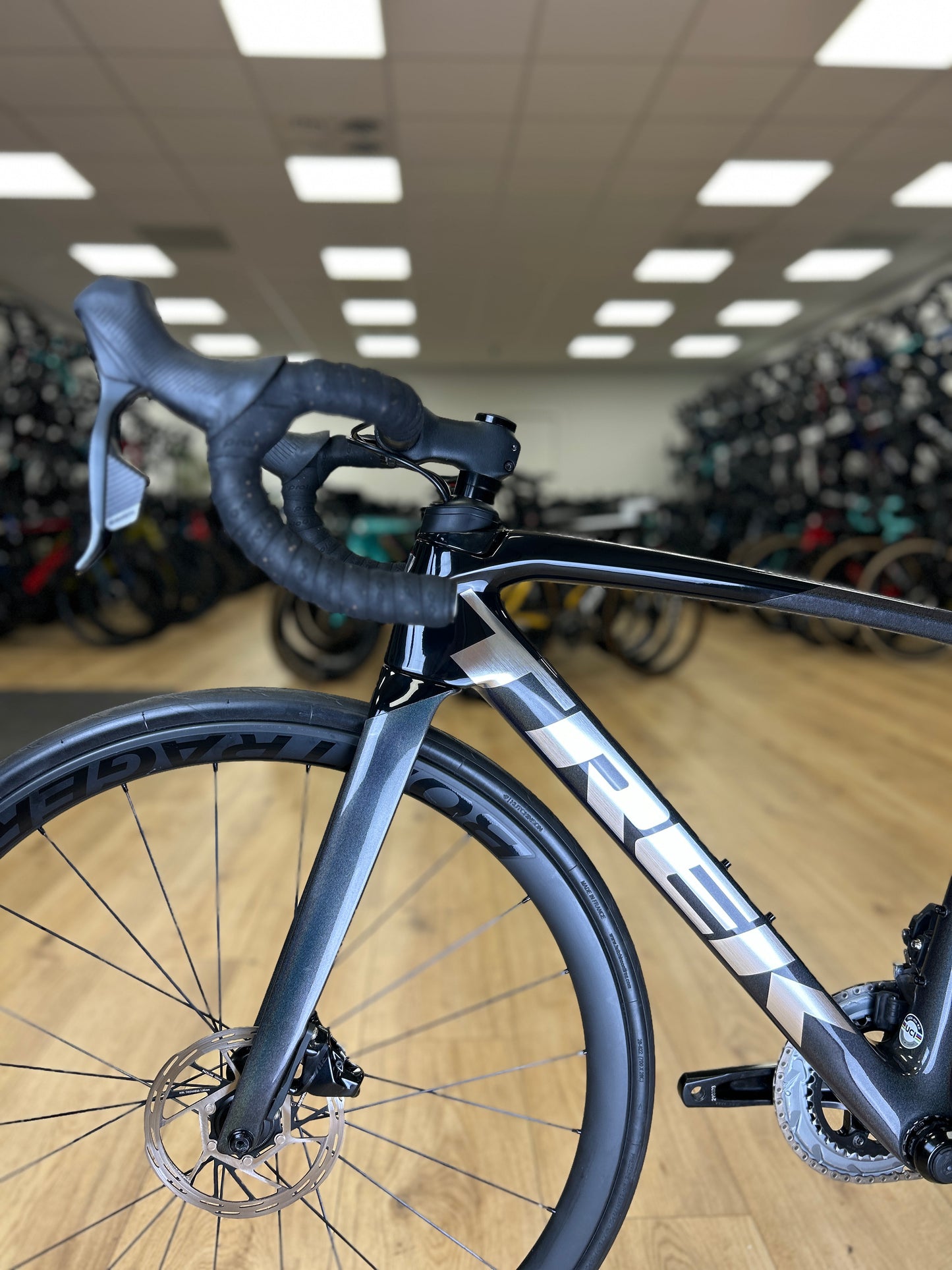 Trek Emonda SL6 AXS Carbon Road Bike