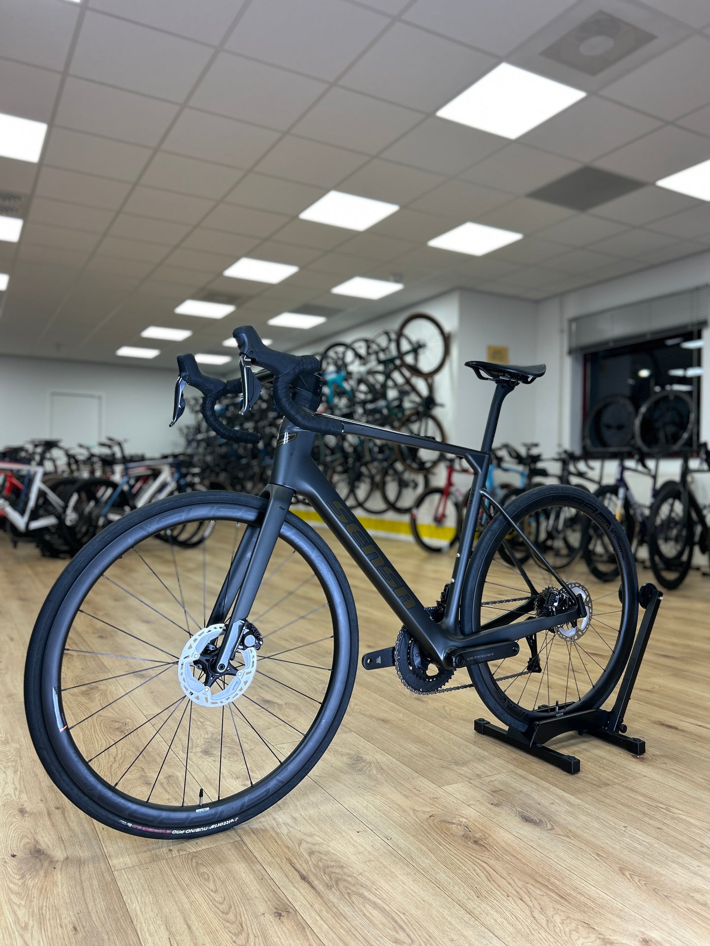 0km Showroom Model Sensa Giulia GF Di2 Carbon Racefiets