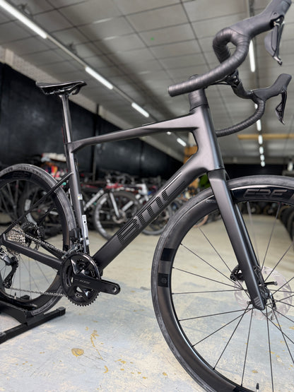 NIEUW BMC Roadmachine Di2 Carbon Racefiets