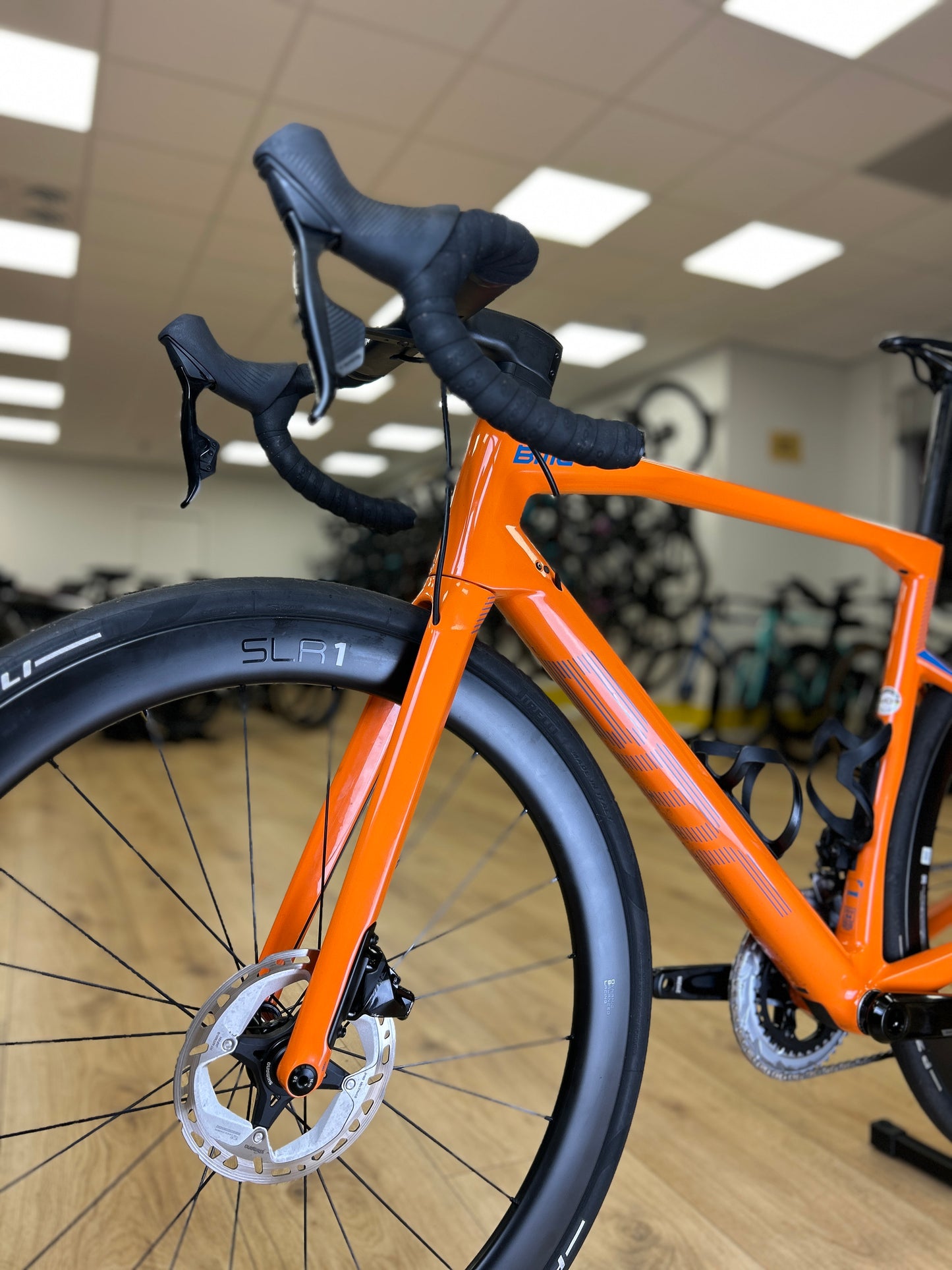 BMC RoadMachine One Carbon Racefiets