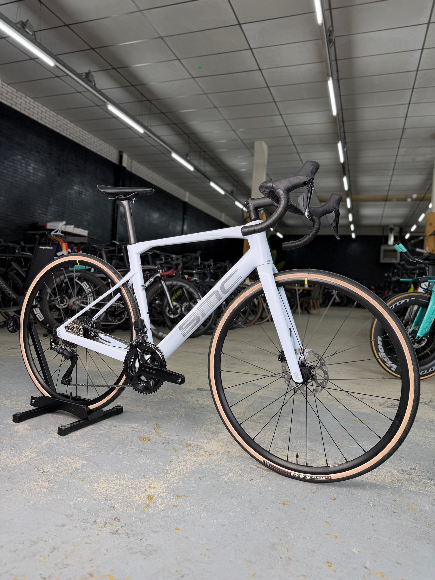 NIEUW BMC Roadmachine Four Di2 Carbon Racefiets