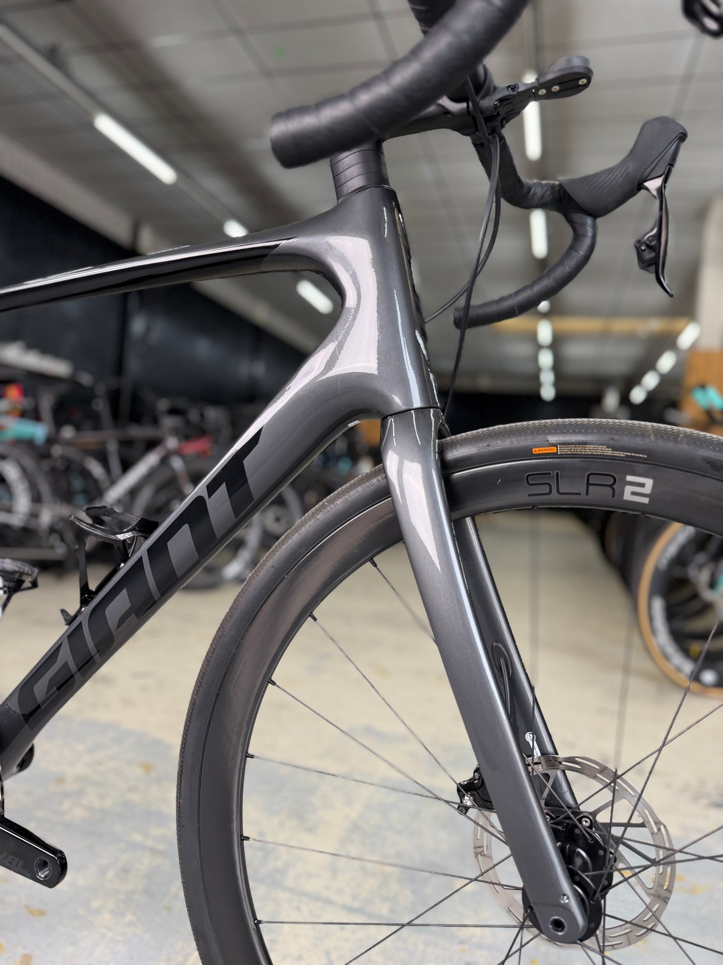 Giant Defy Advanced Pro AXS Carbon Racefiets