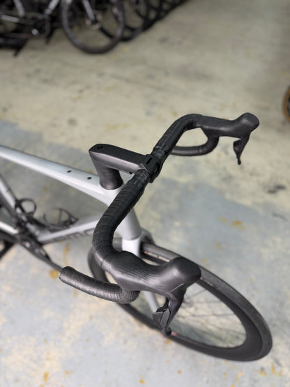 NIEUW BMC Roadmachine R01 Di2 Carbon Racefiets