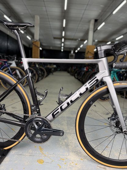 Focus Izalco Max 9.7 Di2 Carbon Racefiets