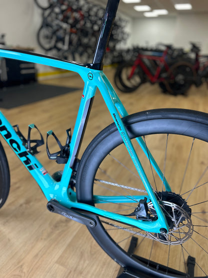 Bianchi Infinito CV Full Carbon Force AXS Racefiets