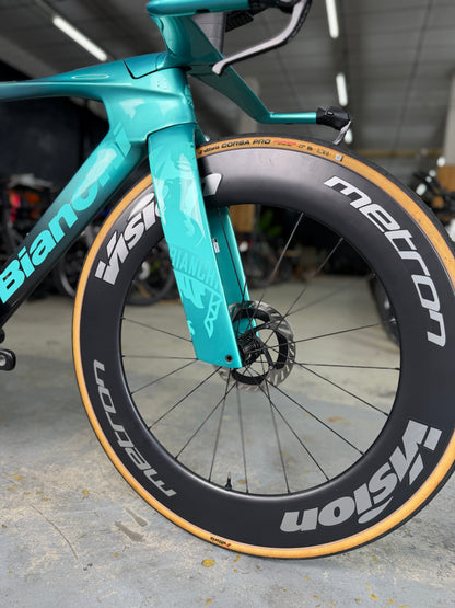 Bianchi Aquila RC Disc Di2 Carbon Racefiets