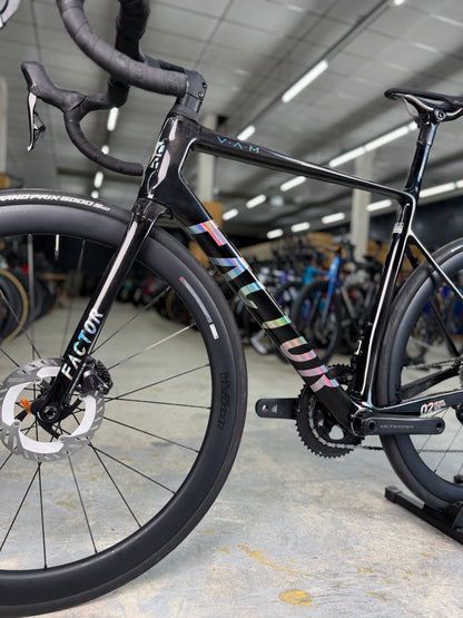 NIEUW Factor O2 VAM Di2 Carbon Racefiets