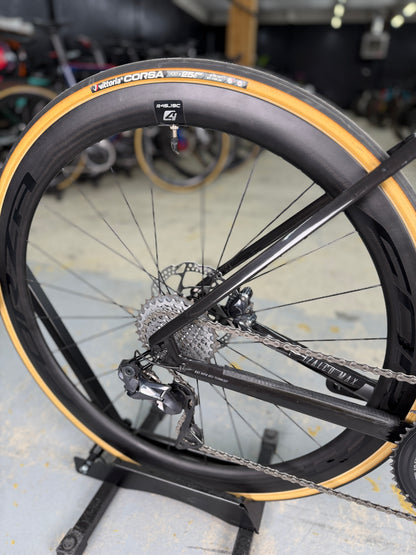 Focus Izalco Max 9.7 Di2 Carbon Racefiets