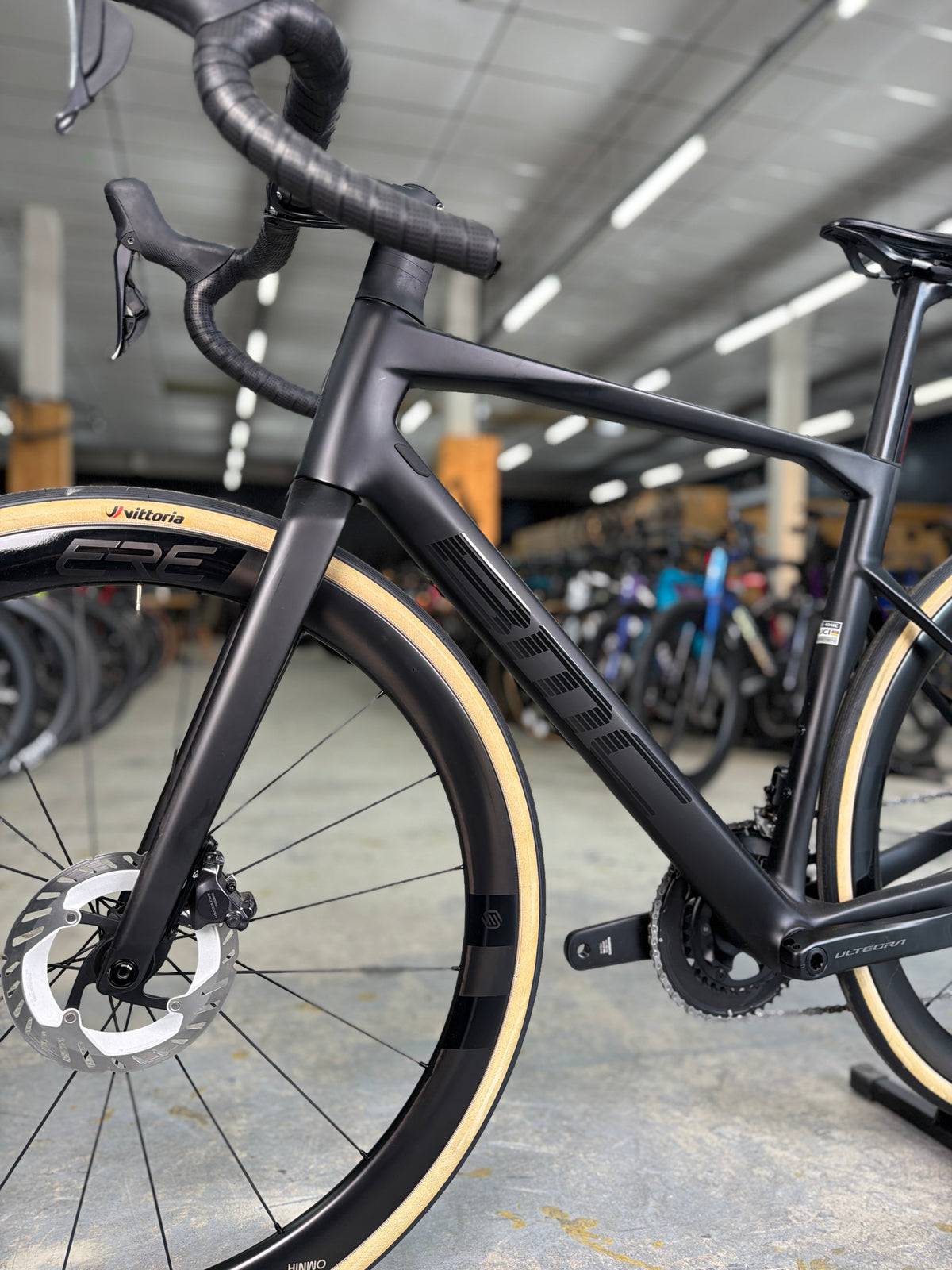 NIEUW BMC Roadmachine Di2 Carbon Racefiets