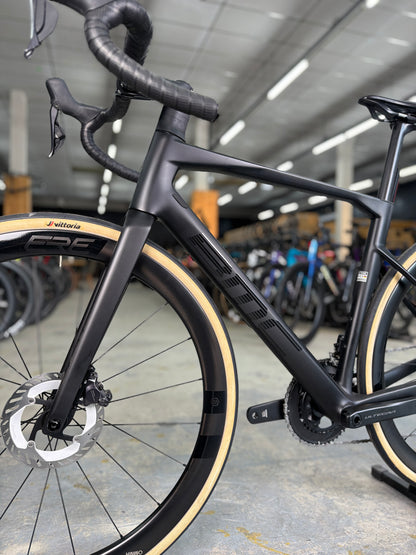 NIEUW BMC Roadmachine Di2 Carbon Racefiets