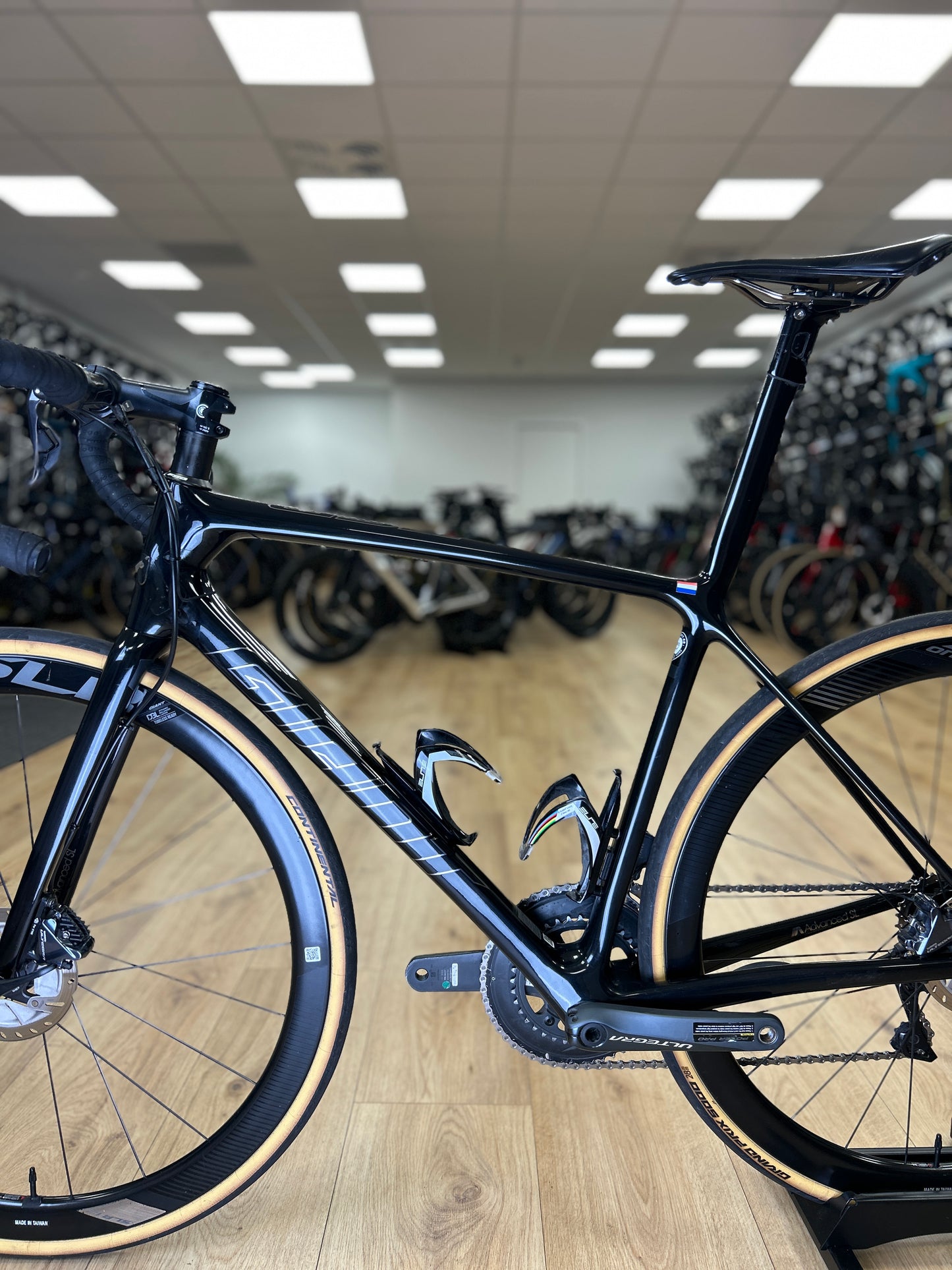 Giant TCR Advanced SL Di2 Carbon Road Bike