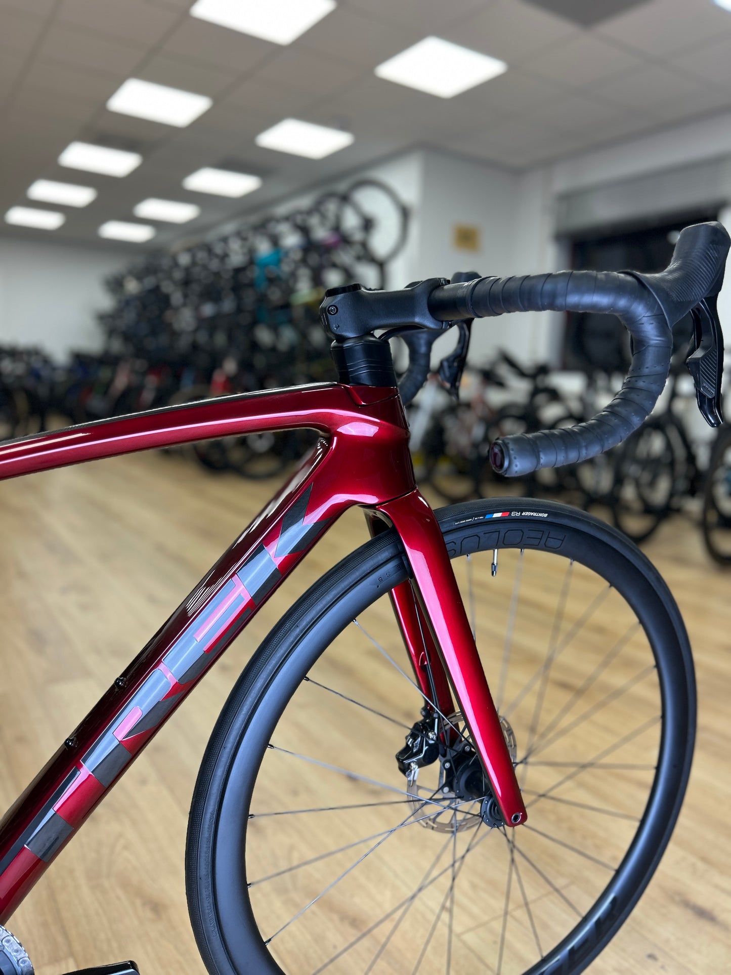 Trek Émonda SL6 AXS Carbon Road Bike
