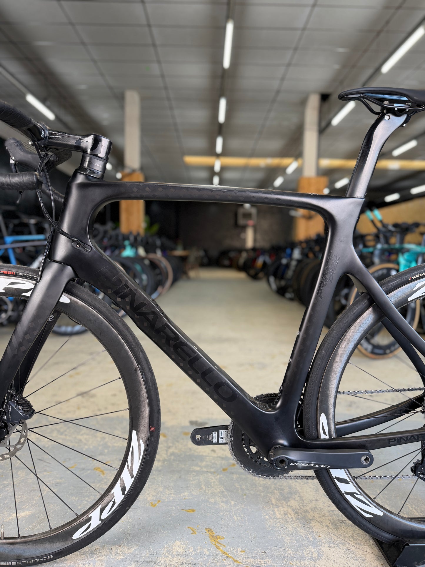 Pinarello Prince Di2 Carbon Racefiets