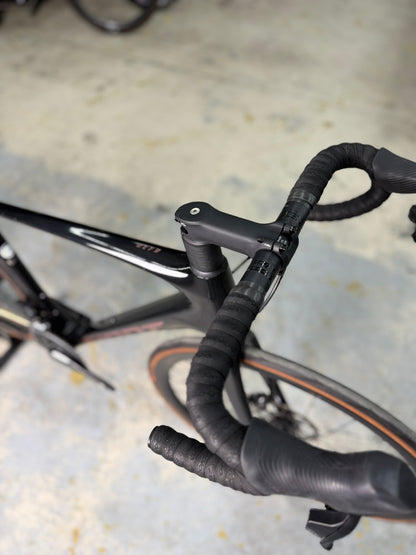 Giant Defy Advanced AXS Carbon Racefiets