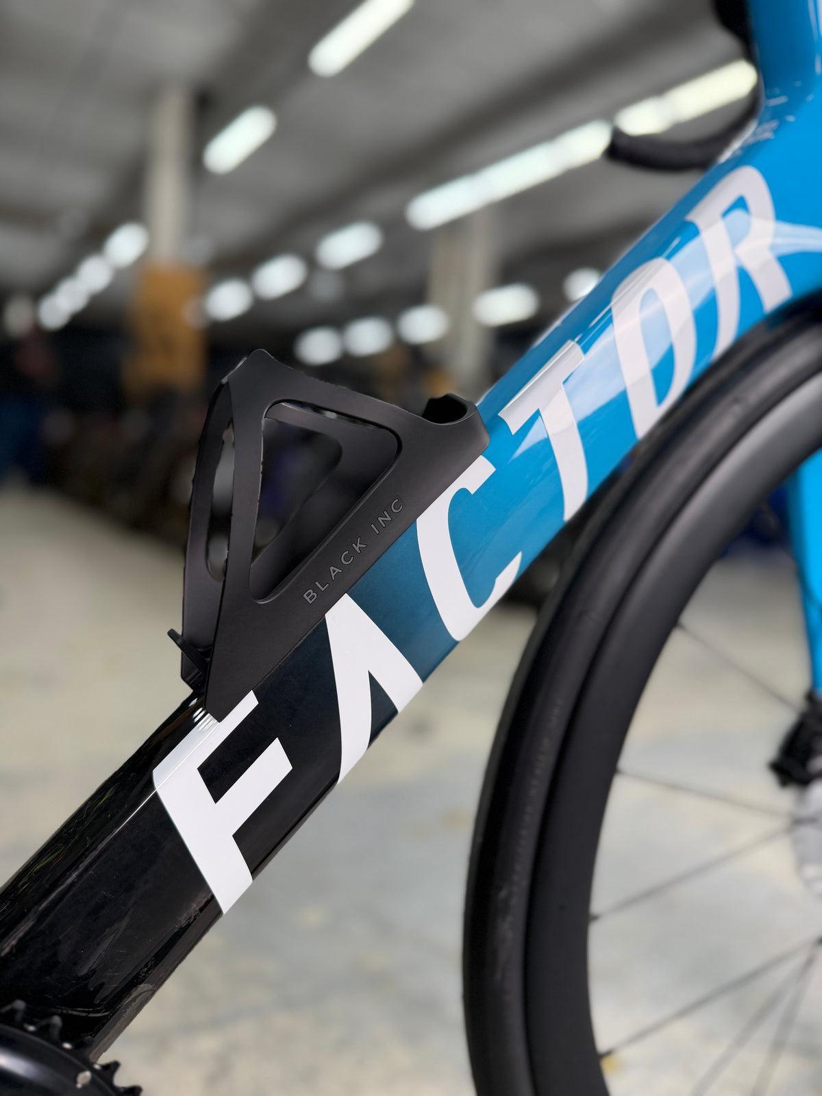 NIEUW Factor Ostro VAM Di2 Carbon Racefiets