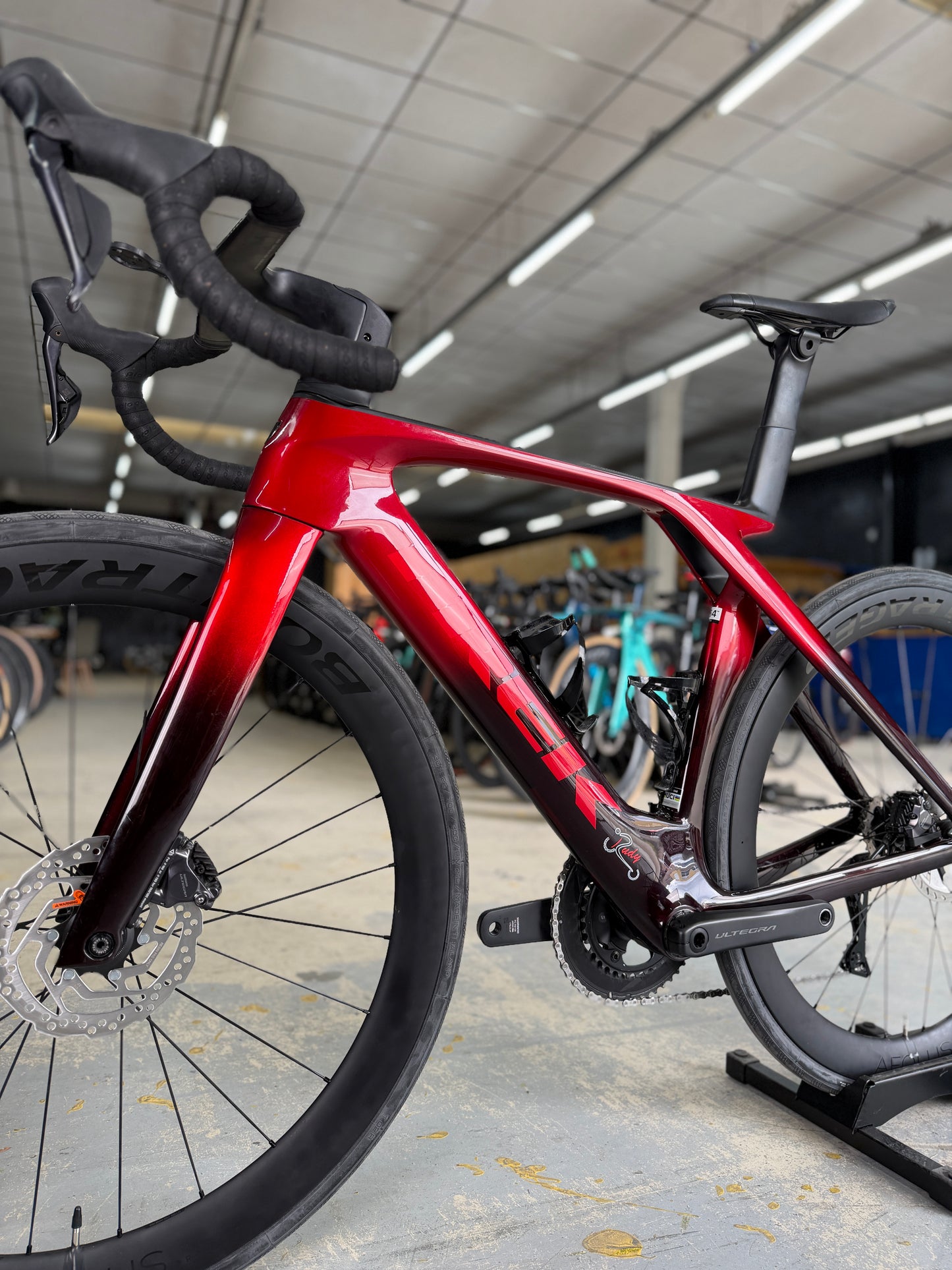 Trek Madone SLR7 Di2 Carbon Road Bike