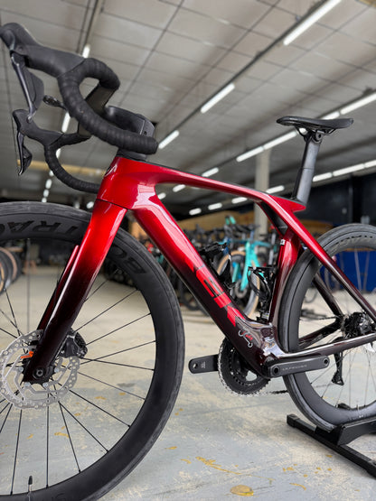 Trek Madone SLR7 Di2 Carbon Road Bike
