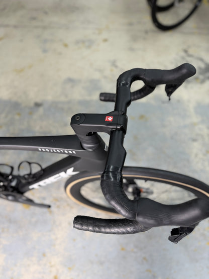SHOWROOM Trek Domane SLR Di2 Carbon Racefiets