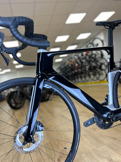 Showroom Orbea Orca Aero Carbon Disc Racefiets