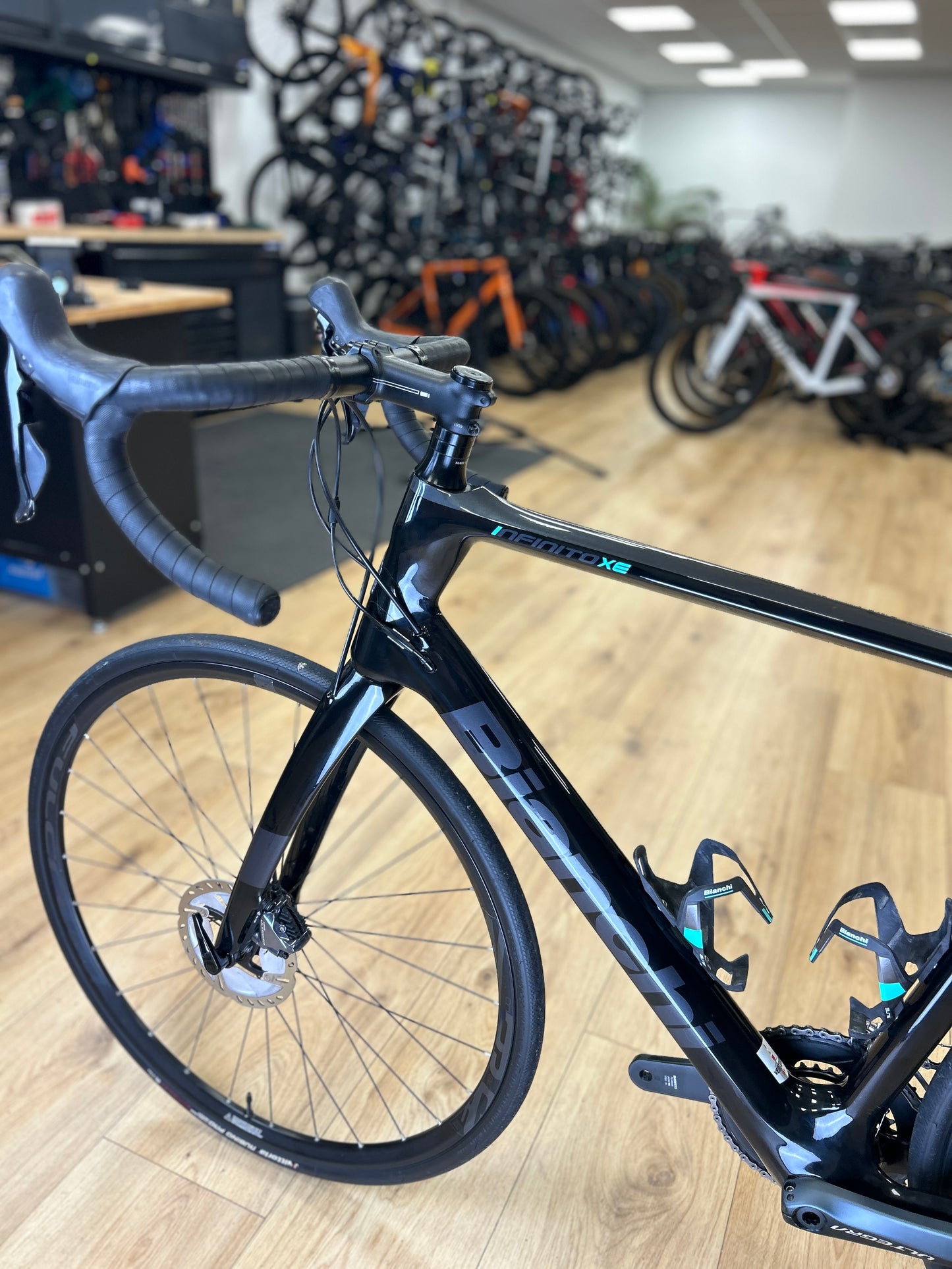 Bianchi's Infinito XE Carbon Racefiets