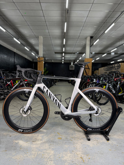 300km Canyon Aeroad CF SLX Di2 Carbon Racefiets