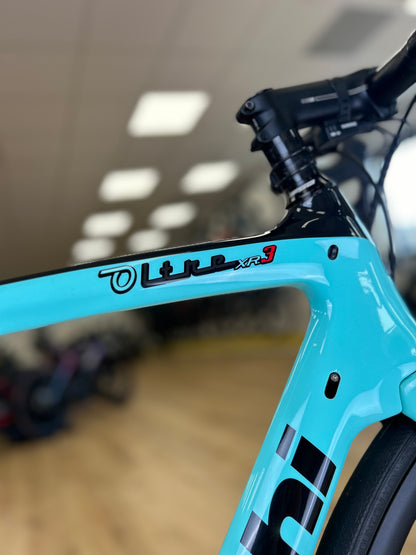 Bianchi Oltre Xr3 Di2 Disc Carbon Racefiets