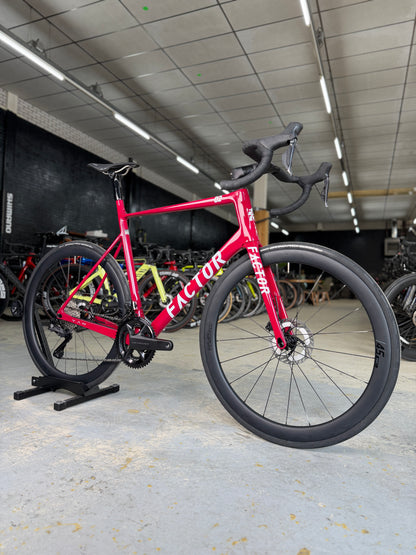 NIEUW Factor O2 VAM Di2 Carbon Racefiets