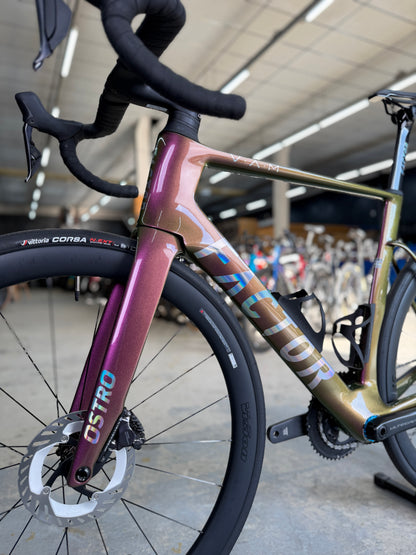 NIEUW Factor Ostro VAM Di2 Carbon Racefiets