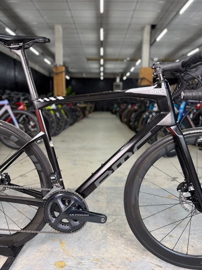 BMC Roadmachine 02 ONE Di2 Carbon Racefiets