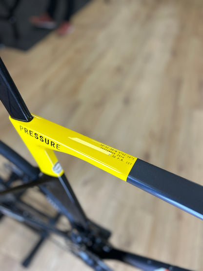 0km Showroom Model Cinelli Pressure Di2 Carbon Racefiets