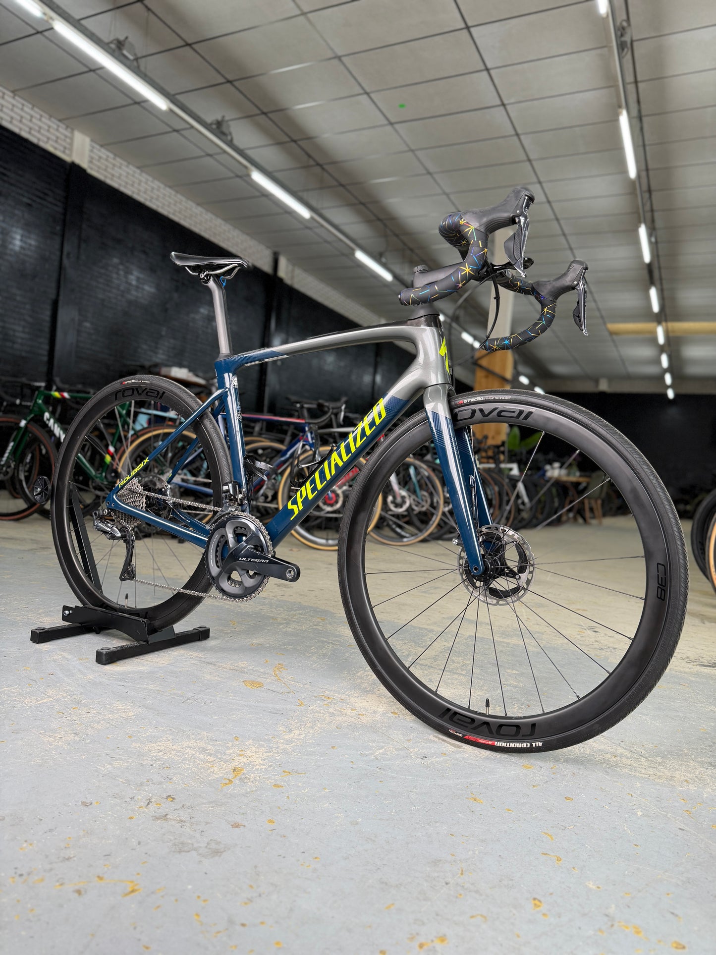 Specialized Roubaix Expert Di2 Carbon Road Bike