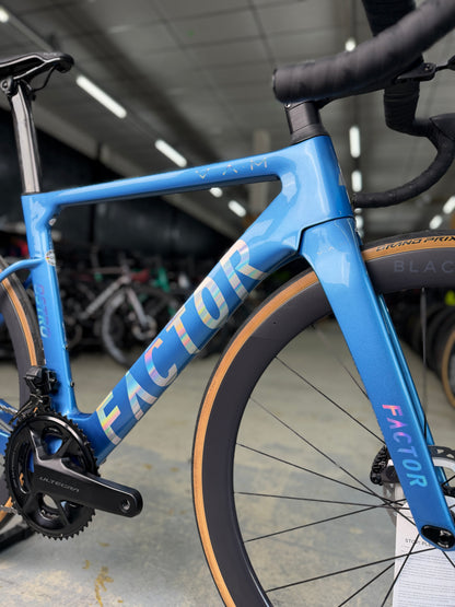 NIEUW Factor Ostro VAM Di2 Carbon Racefiets