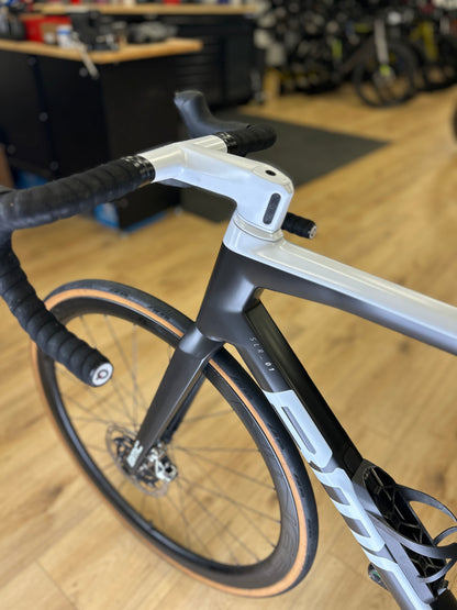 BMC Teammachine SLR01 Red eTap Carbon Racefiets