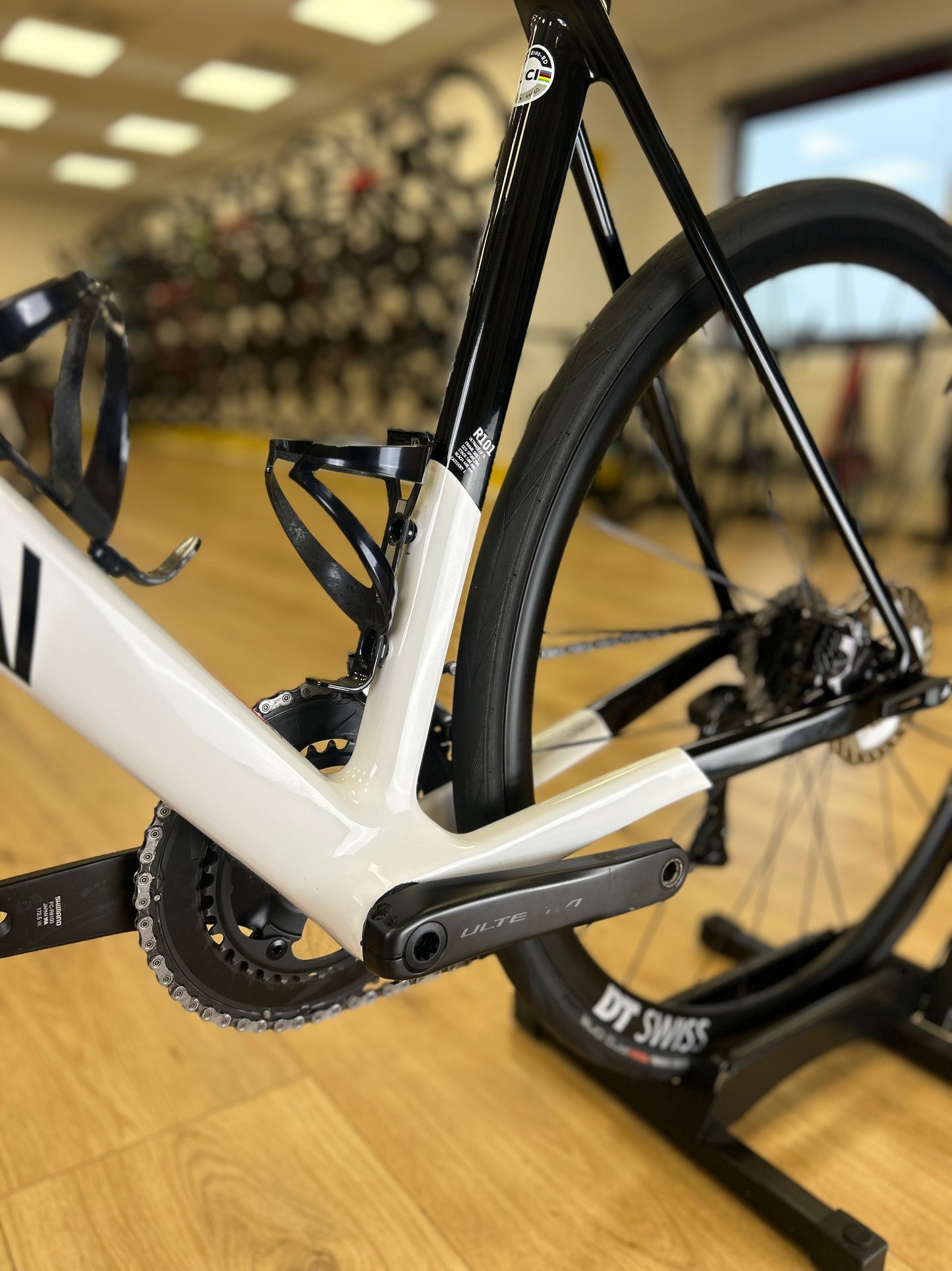 2024 500km Canyon Ultimate Di2 Carbon Racefiets