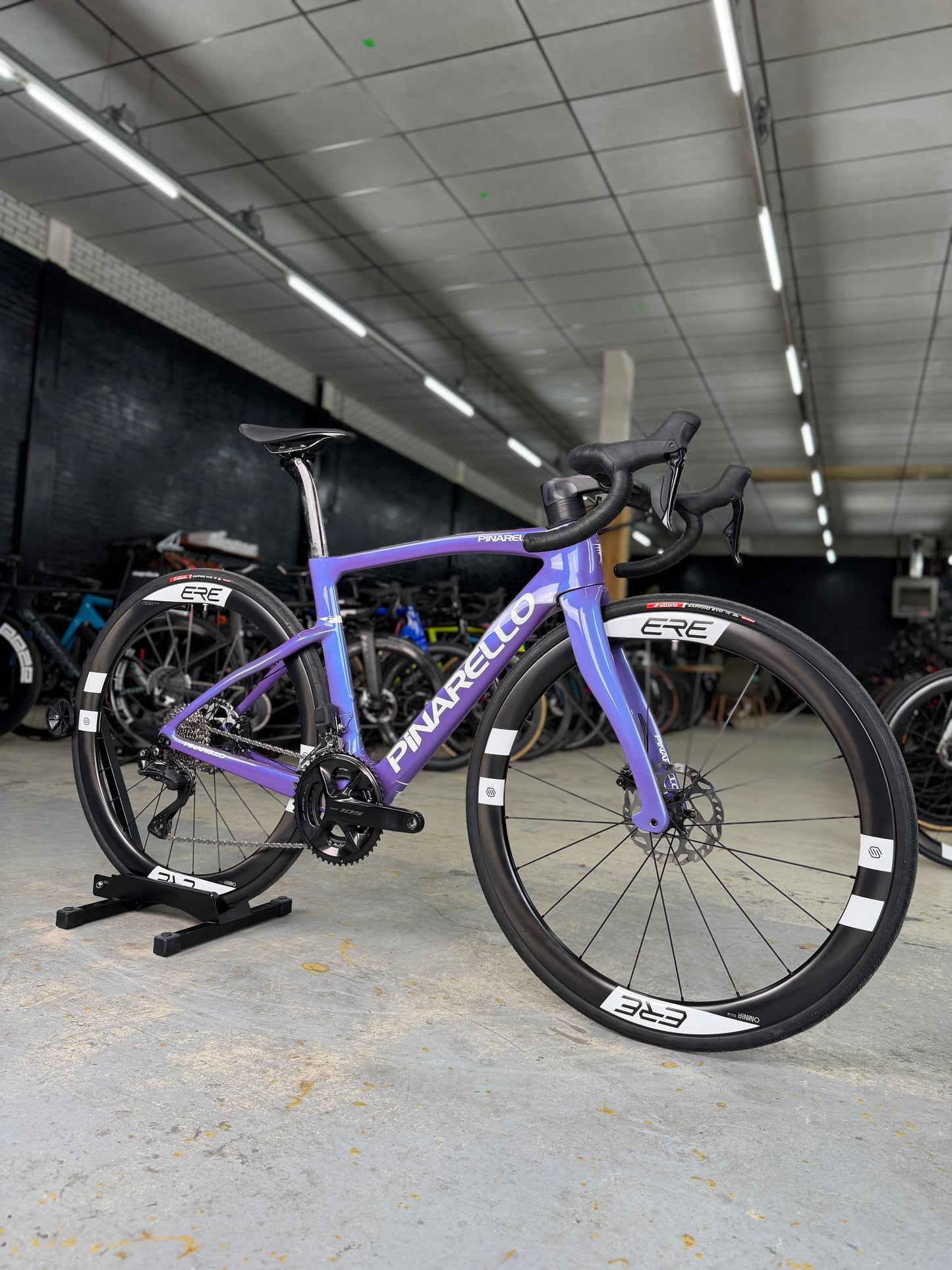 DEMO Pinarello F5 Di2 Carbon Road Bike