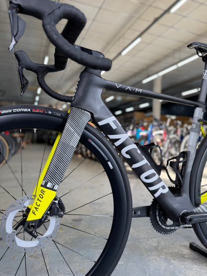 NIEUW Factor Ostro VAM Di2 Carbon Racefiets