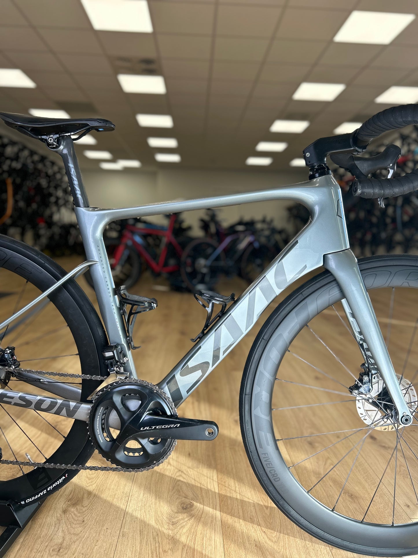 Isaac Meson Di2 Ultegra Carbon Racefiets