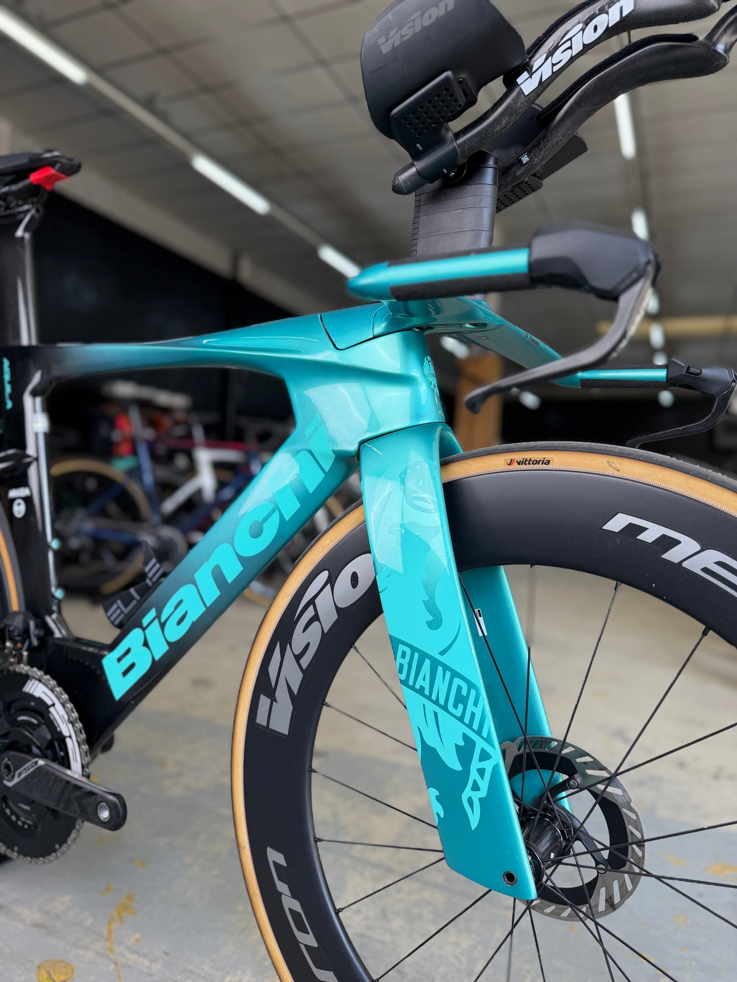 Bianchi Aquila RC Disc Di2 Carbon Road Bike