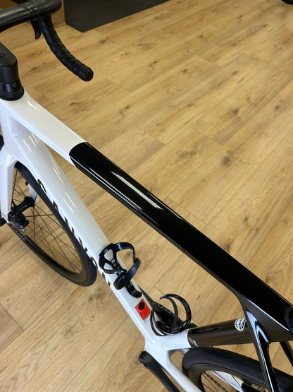 2024 500km Canyon Ultimate Di2 Carbon Racefiets