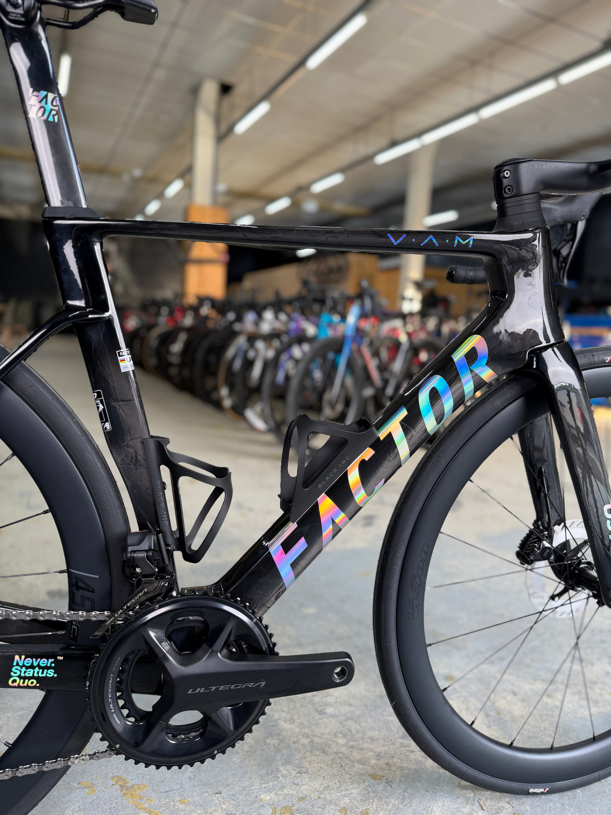NIEUW Factor Ostro VAM Di2 Carbon Racefiets