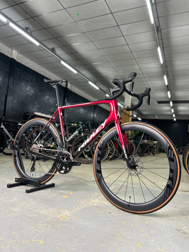 Showroom model Ridley Helium SLX Di2 Carbon Racefiets