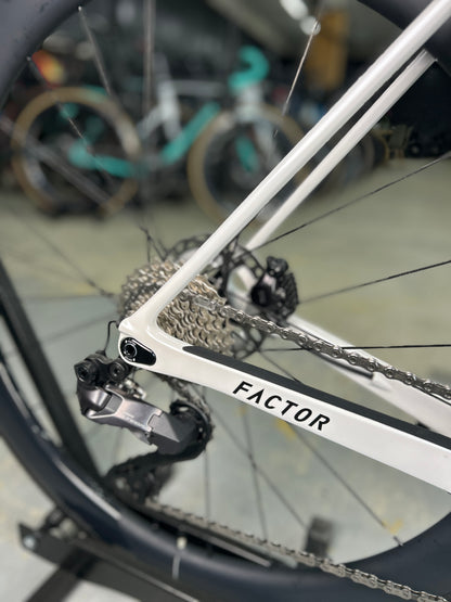 Showroom Factor O2 Di2 Carbon Racefiets