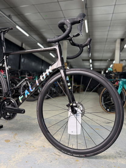 NIEUW Factor O2 VAM Di2 Carbon Racefiets