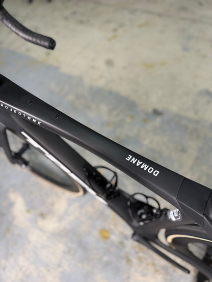 SHOWROOM Trek Domane SLR Di2 Carbon Racefiets